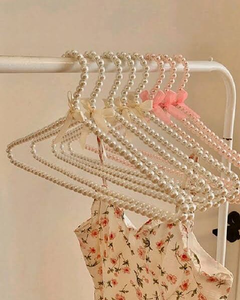 Elegant Pearl Hanger
